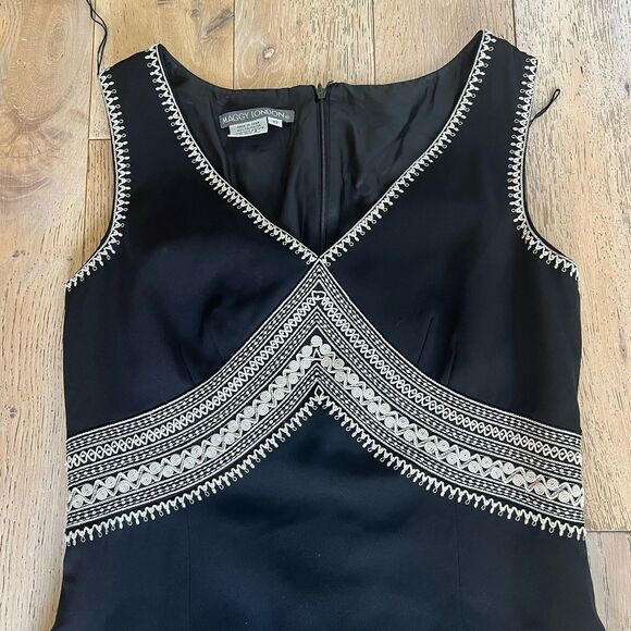 Maggie London Sheath Dress Black 10 Embroidered Lined Classic Tribal Business - Picture 3 of 14